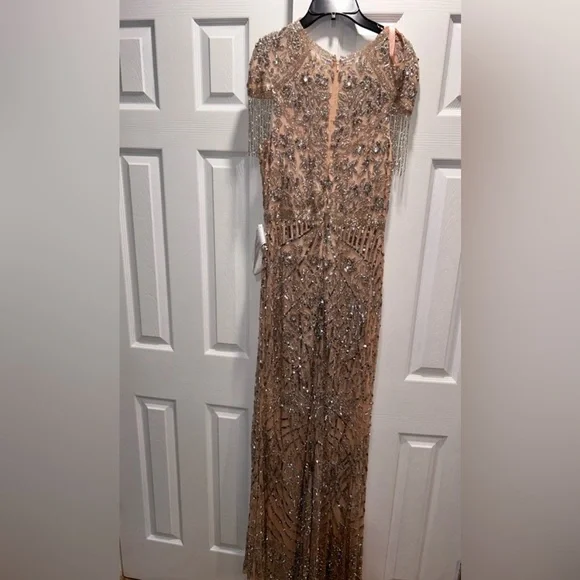 NWT Mac Duggal EMBELlISHED GOWN